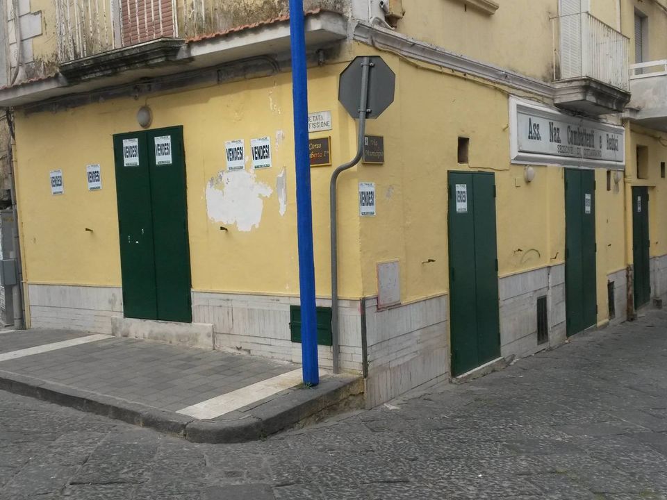 Erhvervsejendom i Ottaviano, Naples - foto 1
