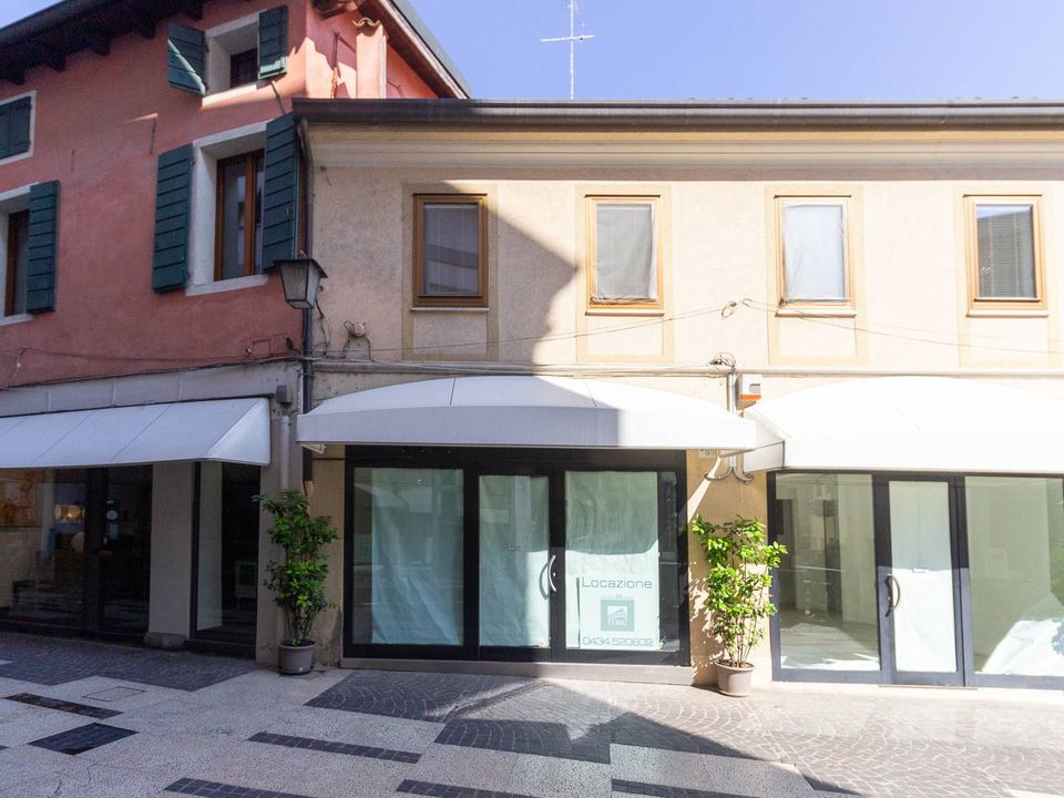 Erhvervsejendom i Pordenone, Pordenone - foto 1