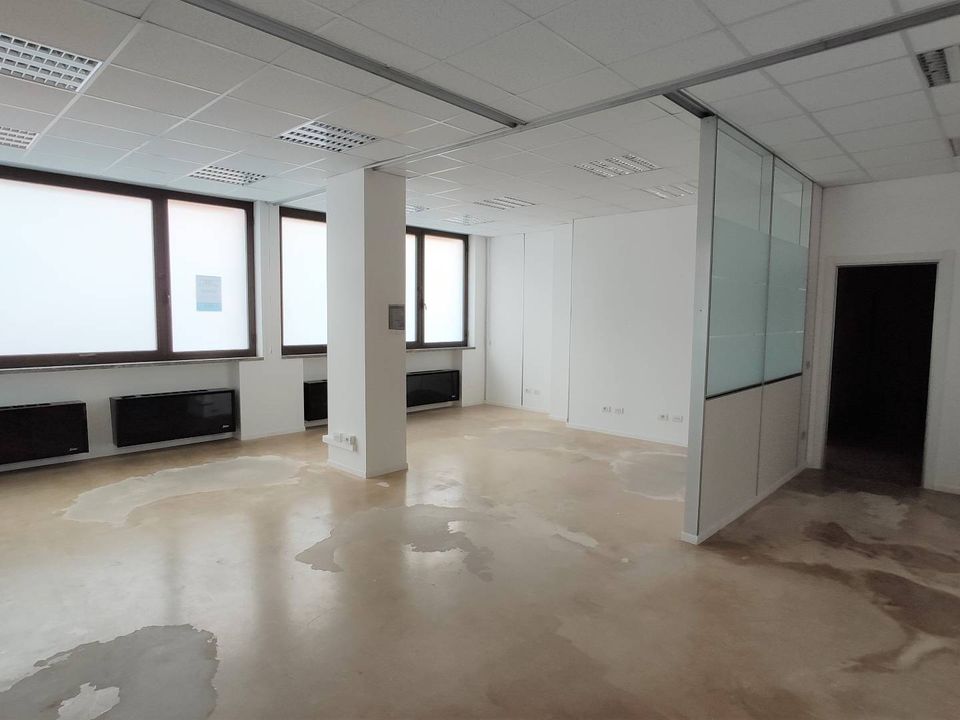 Erhvervsejendom i Trezzo sull'Adda, Milan - foto 1