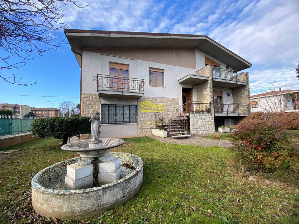 Villa i Capriate San Gervasio, Bergamo - foto 1