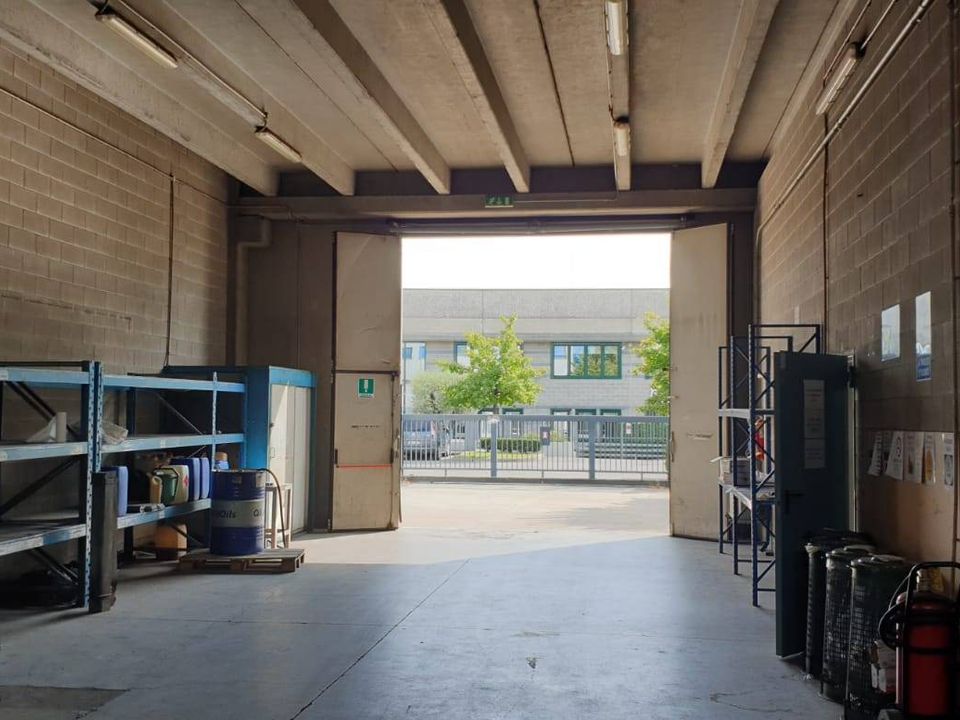 Erhvervsejendom i Bonate Sopra, Bergamo - foto 4