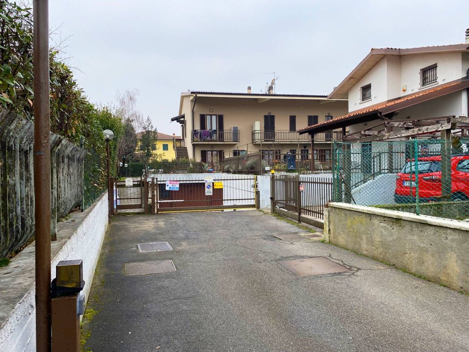 Parkeringsplads i Bagnatica, Bergamo - foto 1