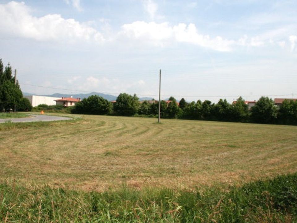 Helårsgrund i Treviolo, Bergamo - foto 1