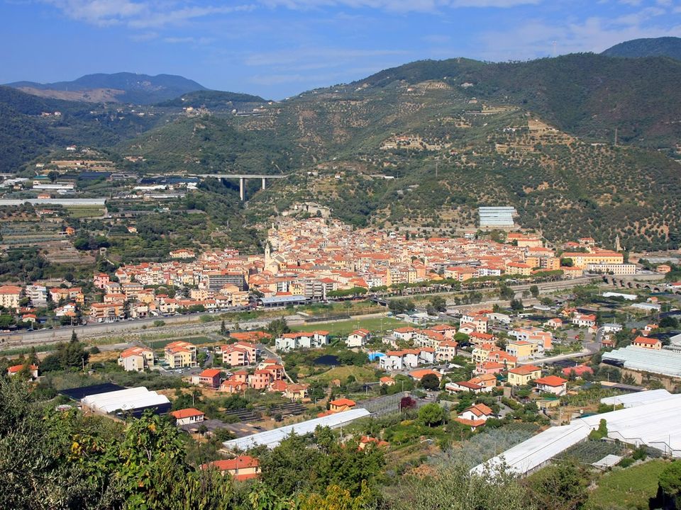 Helårsgrund i Taggia, Imperia - foto 1