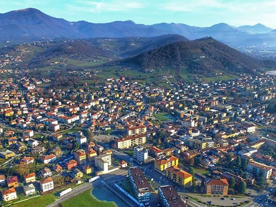 Helårsgrund i Albano Sant'Alessandro, Bergamo - foto 1