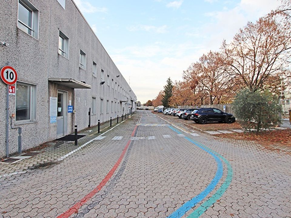 Erhvervsejendom i Busto Arsizio, Varese - foto 3