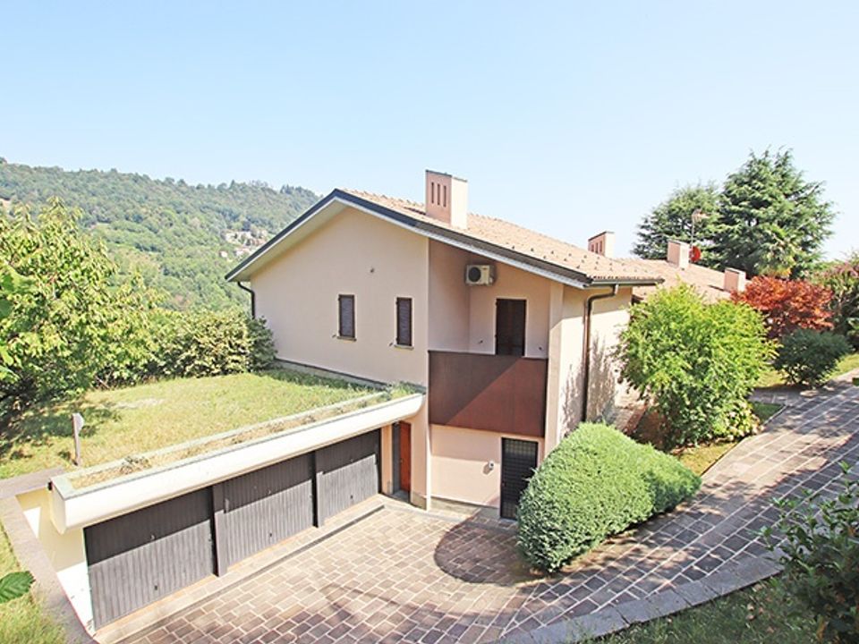 Villa i Alzano Lombardo, Bergamo - foto 1