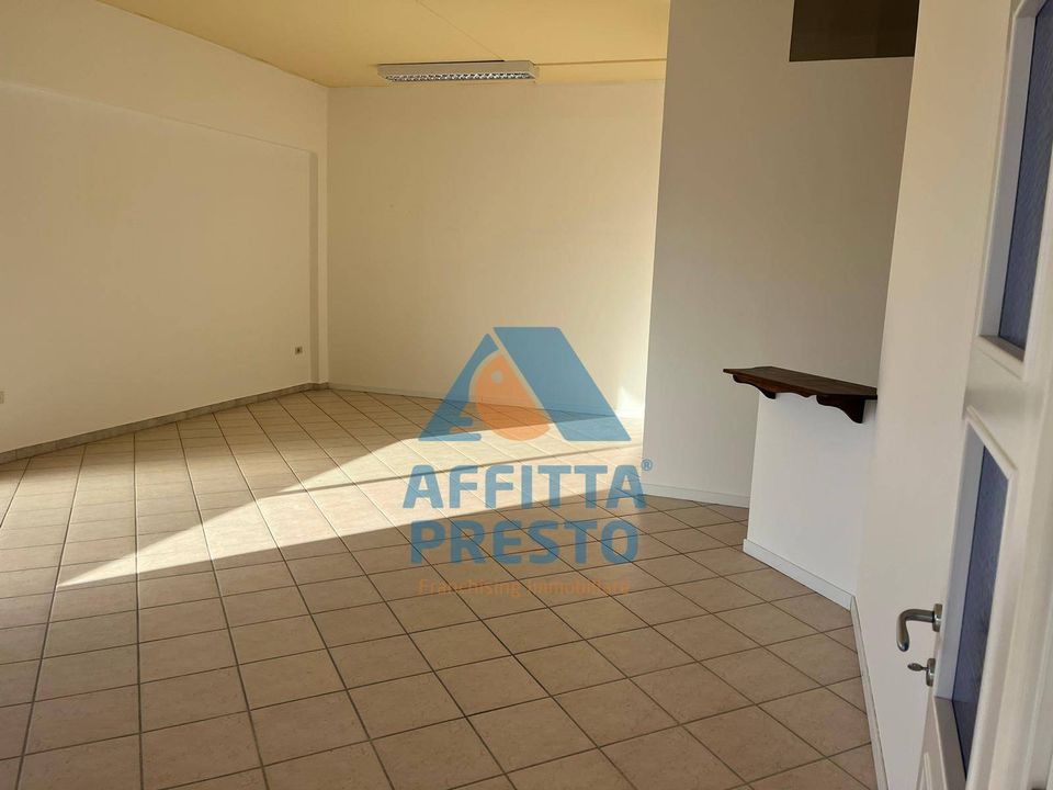 L'establiment comercial a Fucecchio, Florence - foto 5