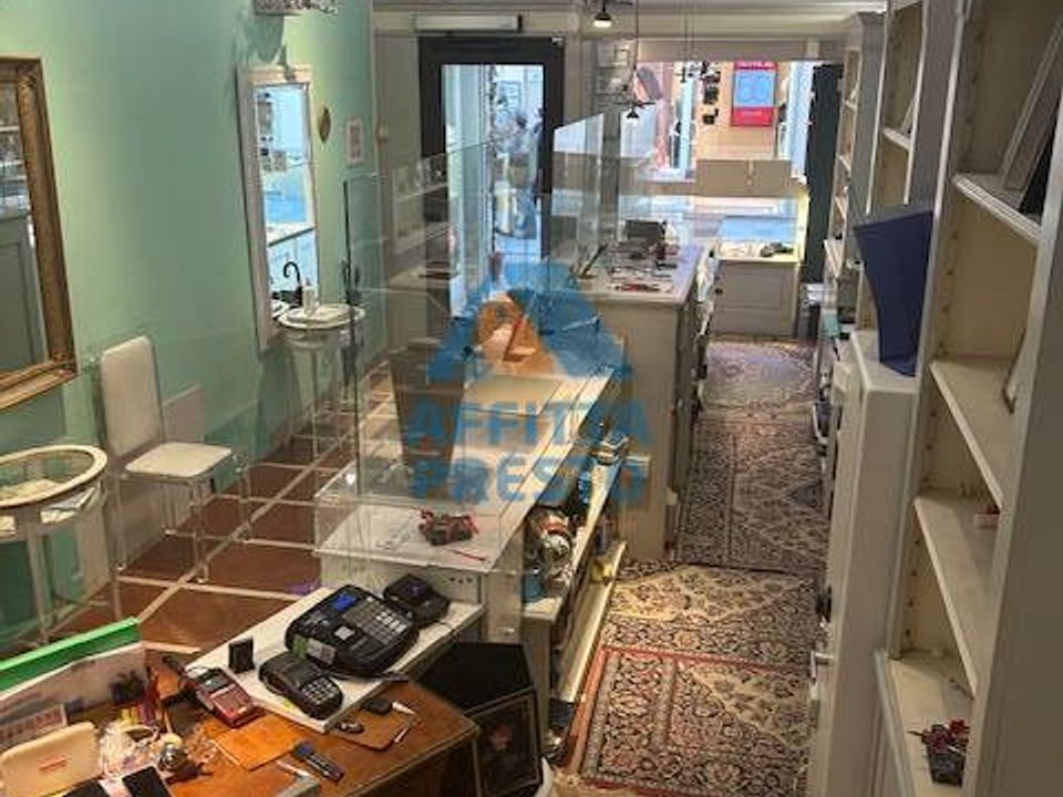 Erhvervsejendom i Empoli, Florence - foto 1