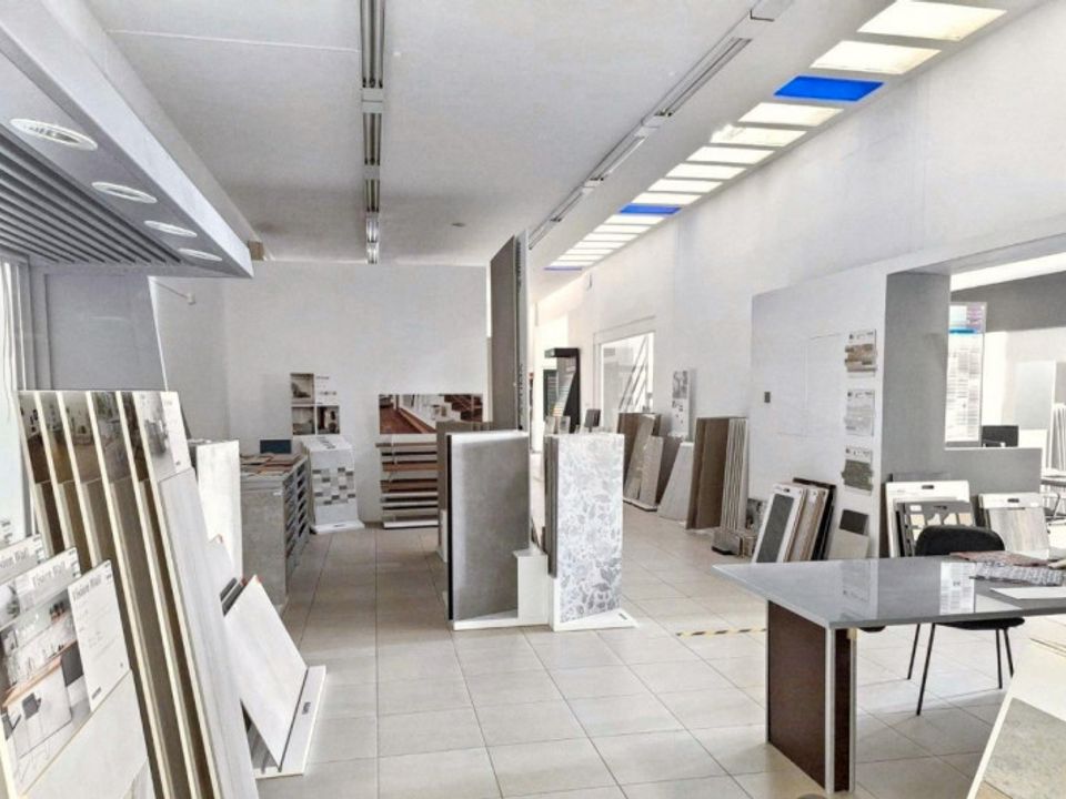 L'establiment comercial a Quartucciu, Cagliari - foto 2