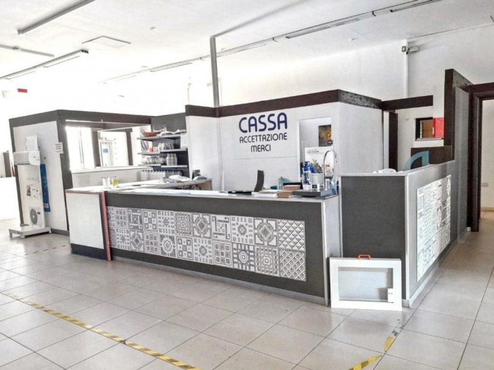 L'establiment comercial a Quartucciu, Cagliari - foto 4