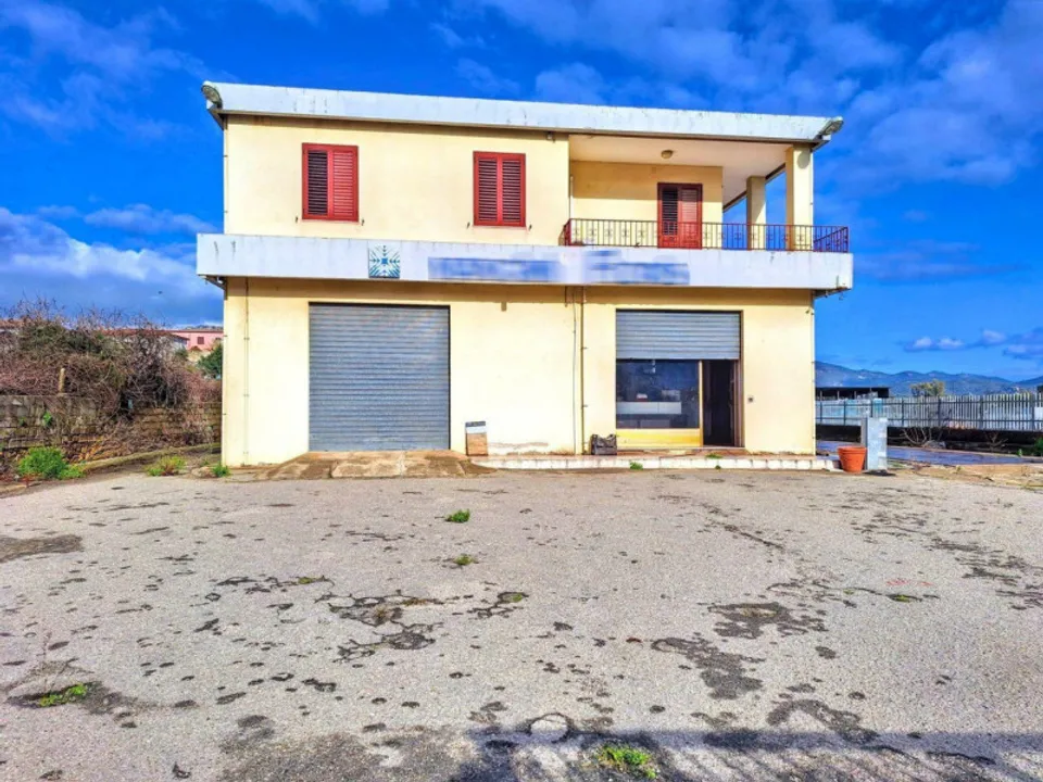 Erhvervsejendom i Irgoli, Nuoro - foto 1
