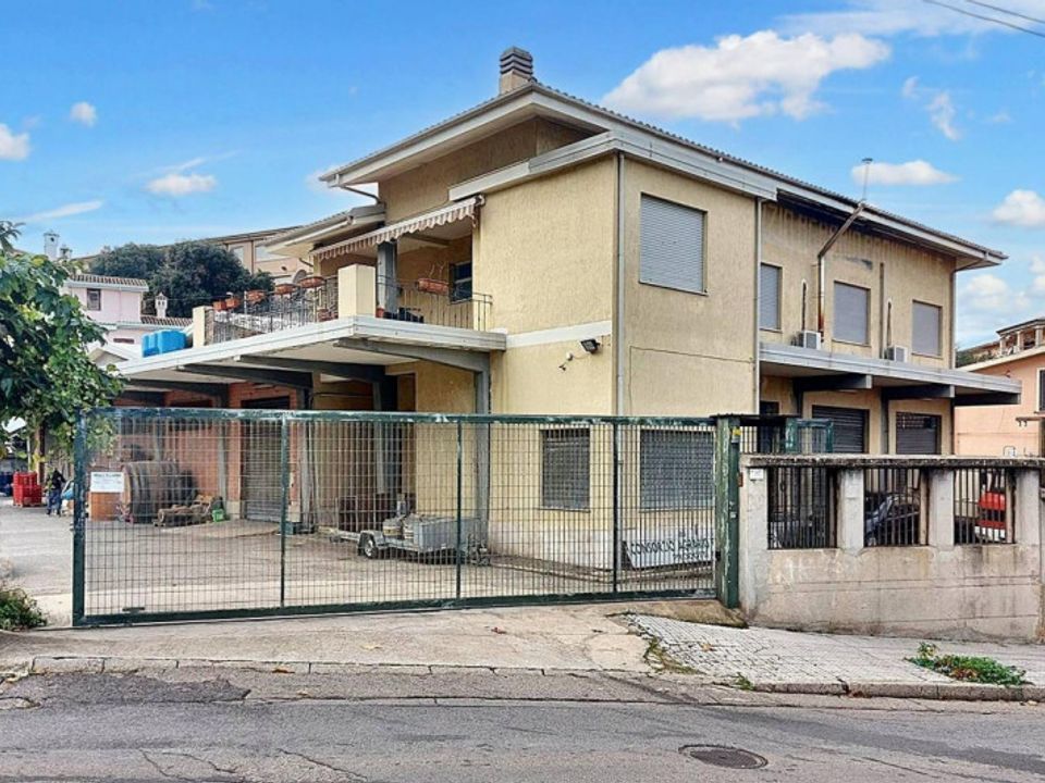 Erhvervsejendom i Oliena, Nuoro - foto 1