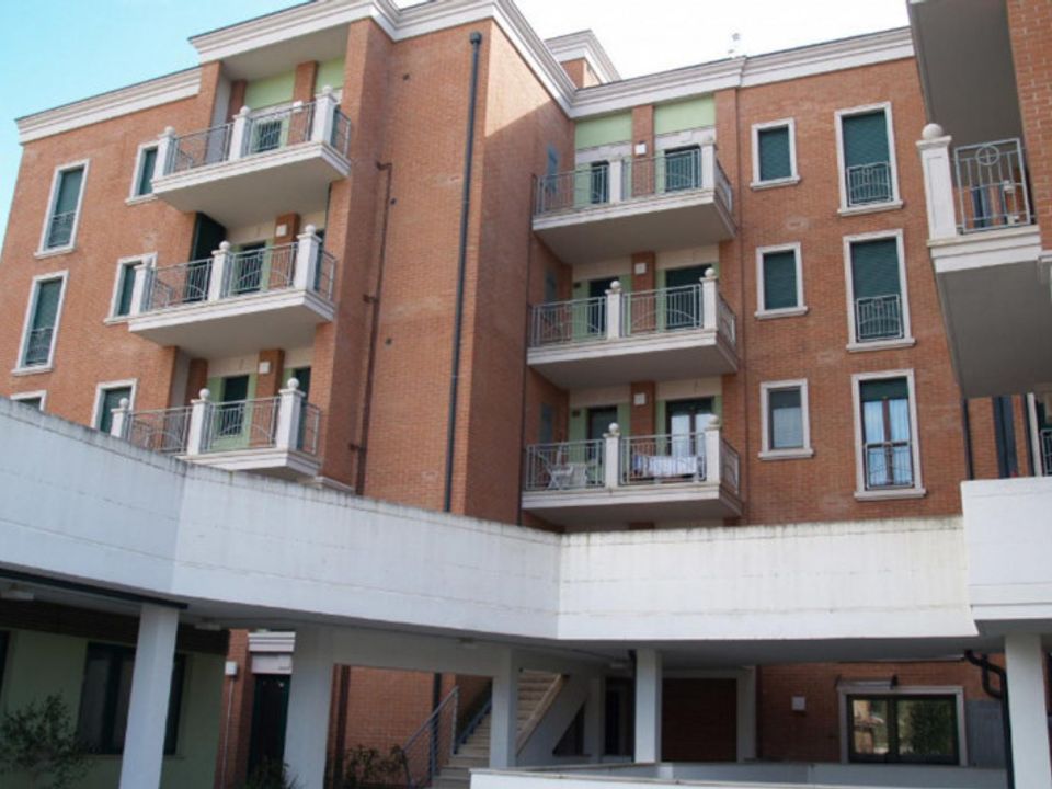 L'establiment comercial a Macerata, Macerata - foto 1
