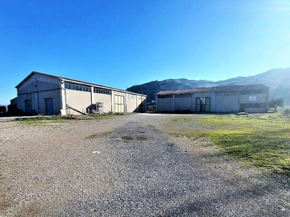 Erhvervsejendom i Montecalvo Irpino, Avellino - foto 1