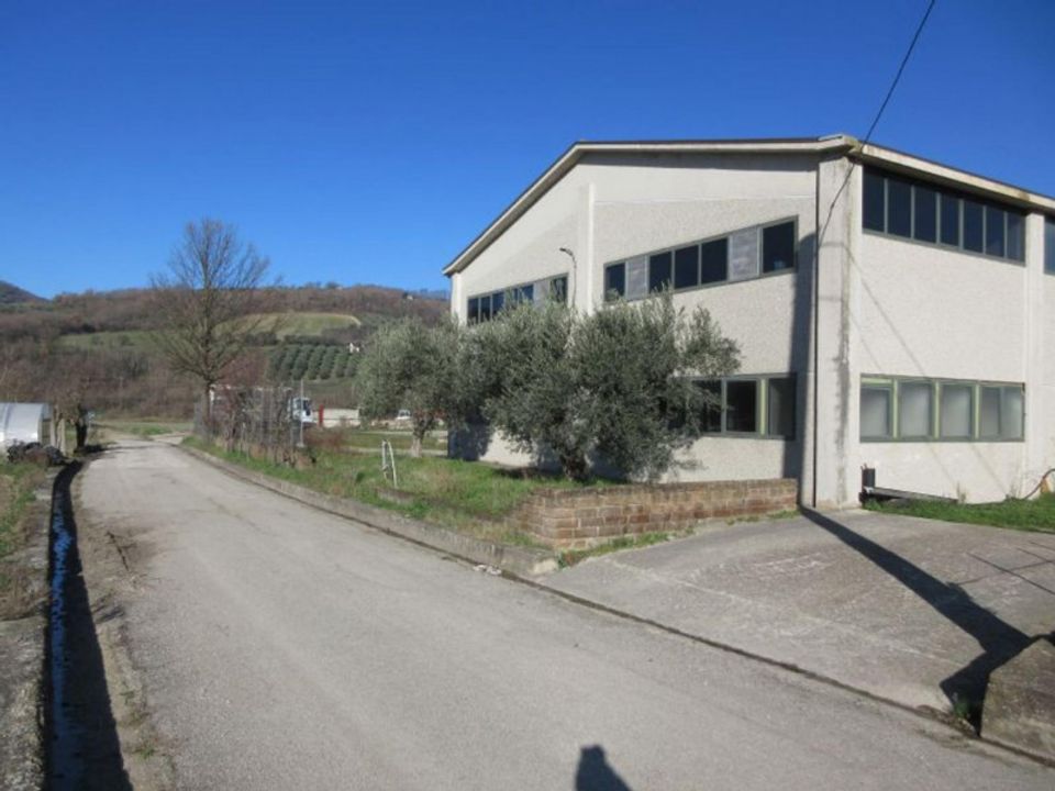 Erhvervsejendom i Montecalvo Irpino, Avellino - foto 2
