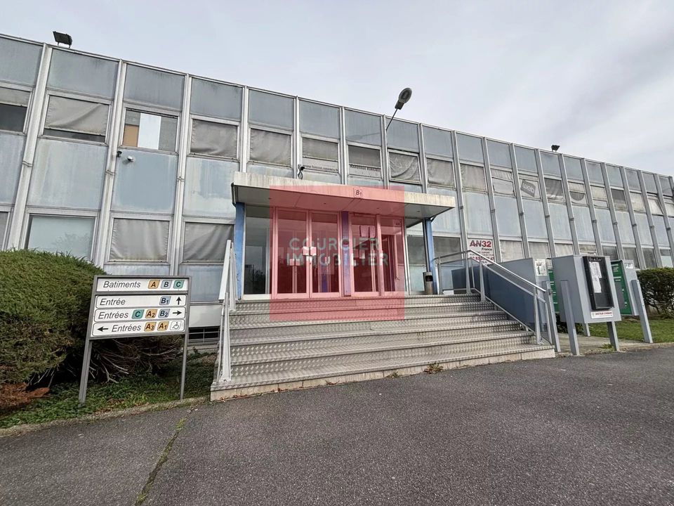 Erhvervsejendom i Garges-les-Gonesse, Val-d'Oise - foto 1