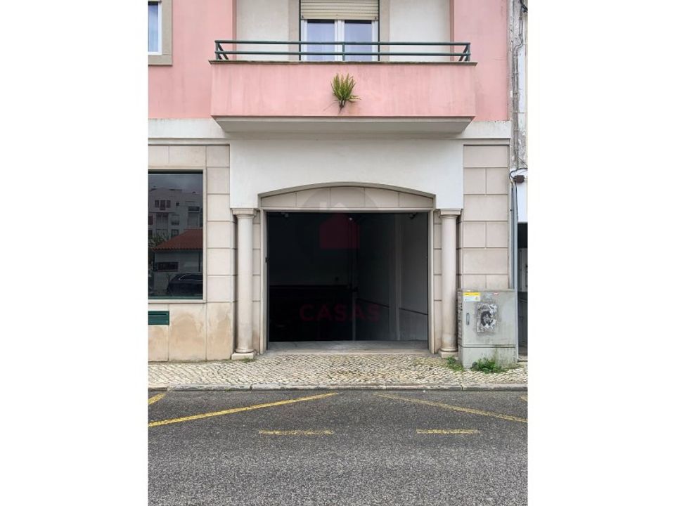 Parkeringsplads i Santo Onofre e Serra do Bouro, Leiria - foto 1