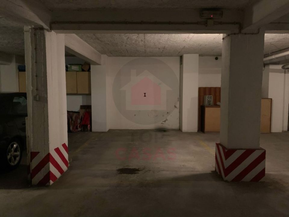 Parkeringsplads i Santo Onofre e Serra do Bouro, Leiria - foto 5
