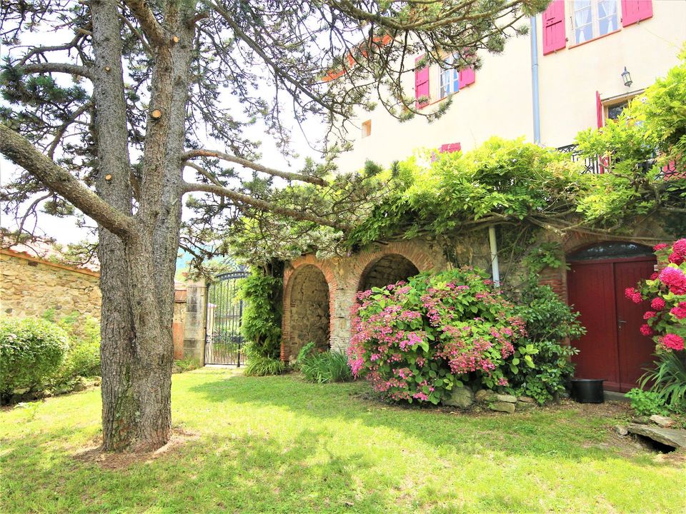 Villa i Arles-sur-Tech, Pyrenees-Orientales - foto 1