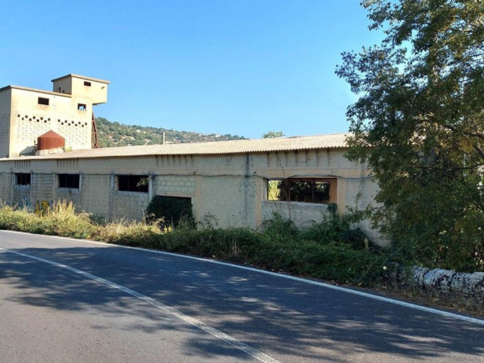 Erhvervsejendom i Ragusa, Ragusa - foto 1