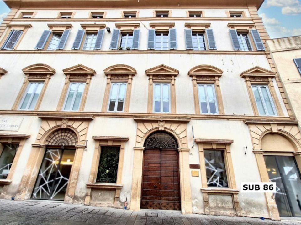 Erhvervsejendom i Foligno, Perugia - foto 1