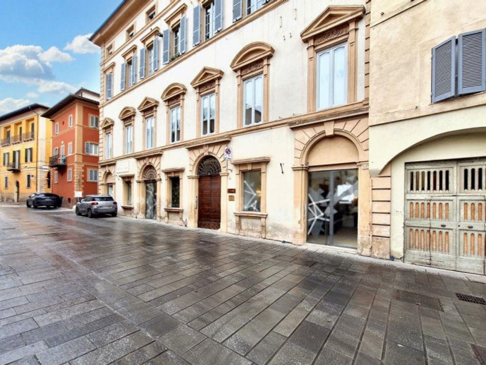 Erhvervsejendom i Foligno, Perugia - foto 2