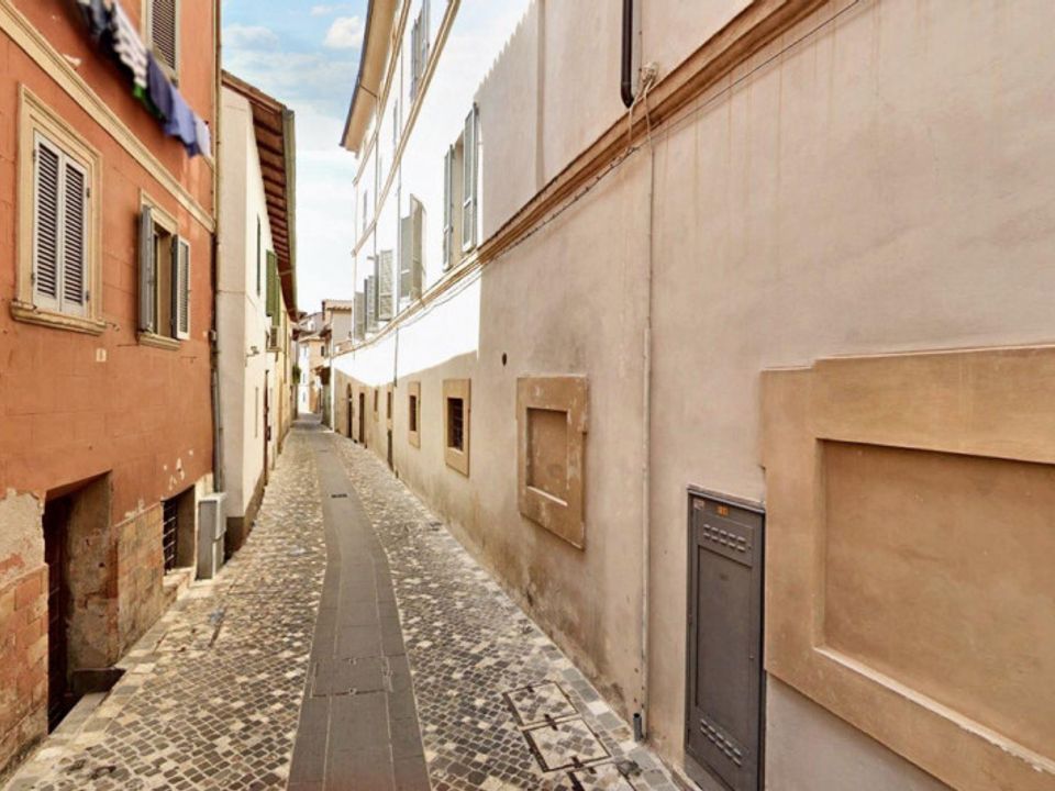 Erhvervsejendom i Foligno, Perugia - foto 4