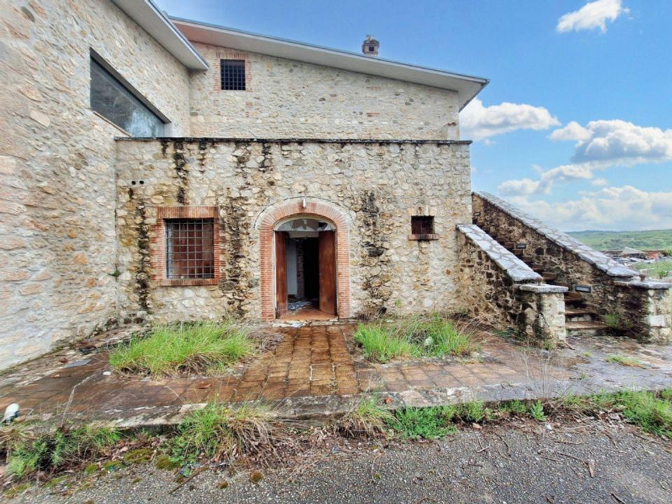 Erhvervsejendom i Oricola, L'Aquila - foto 2