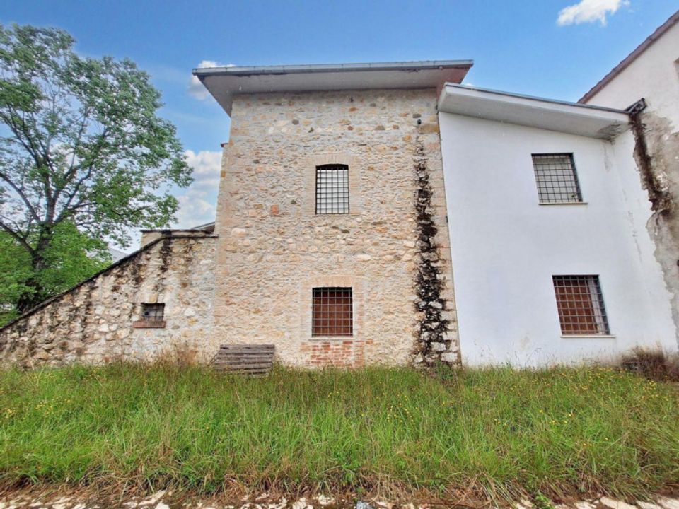 Erhvervsejendom i Oricola, L'Aquila - foto 5