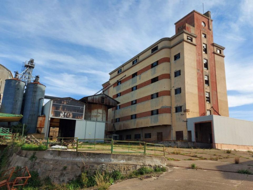 Erhvervsejendom i Cagliari, Cagliari - foto 1