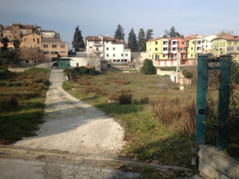 Helårsgrund i Castelleone di Suasa, Ancona - foto 3