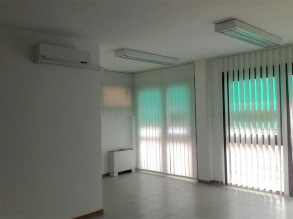 Propriedade comercial em Urbino, Pesaro and Urbino - foto 1