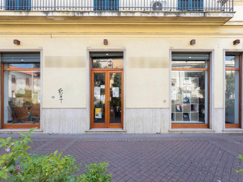 Erhvervsejendom i Sora, Frosinone - foto 1