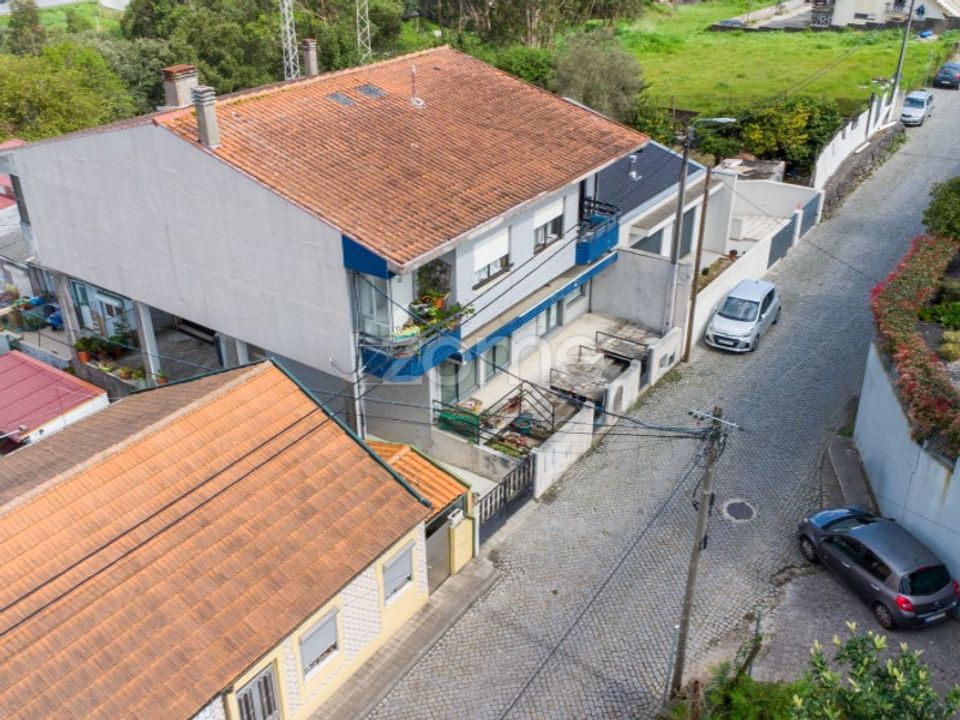 Commercial property in Pedroucos, Porto - photo 1