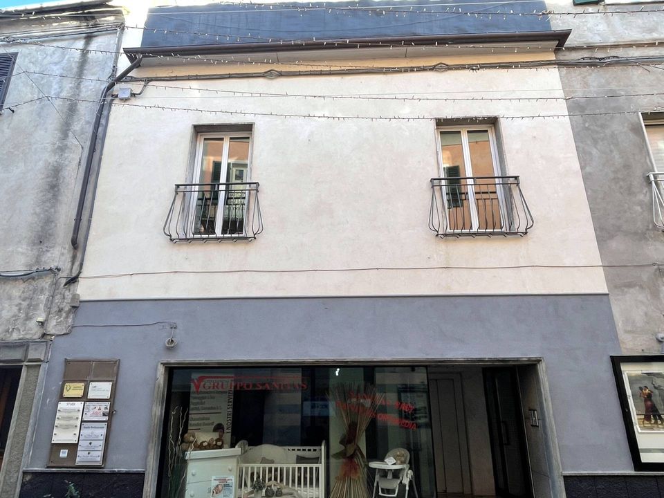 Erhvervsejendom i Cairo Montenotte, Savona - foto 1