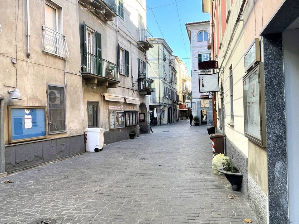 Erhvervsejendom i Cairo Montenotte, Savona - foto 2