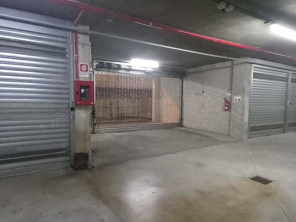 Parkeringsplads i Eboli, Salerno - foto 1