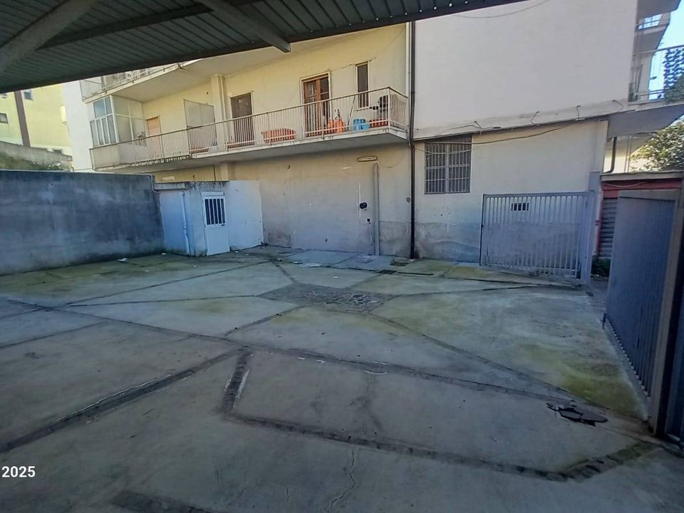 Parkeringsplads i Eboli, Salerno - foto 2