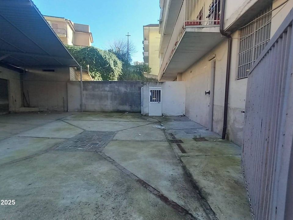 Parkeringsplads i Eboli, Salerno - foto 4