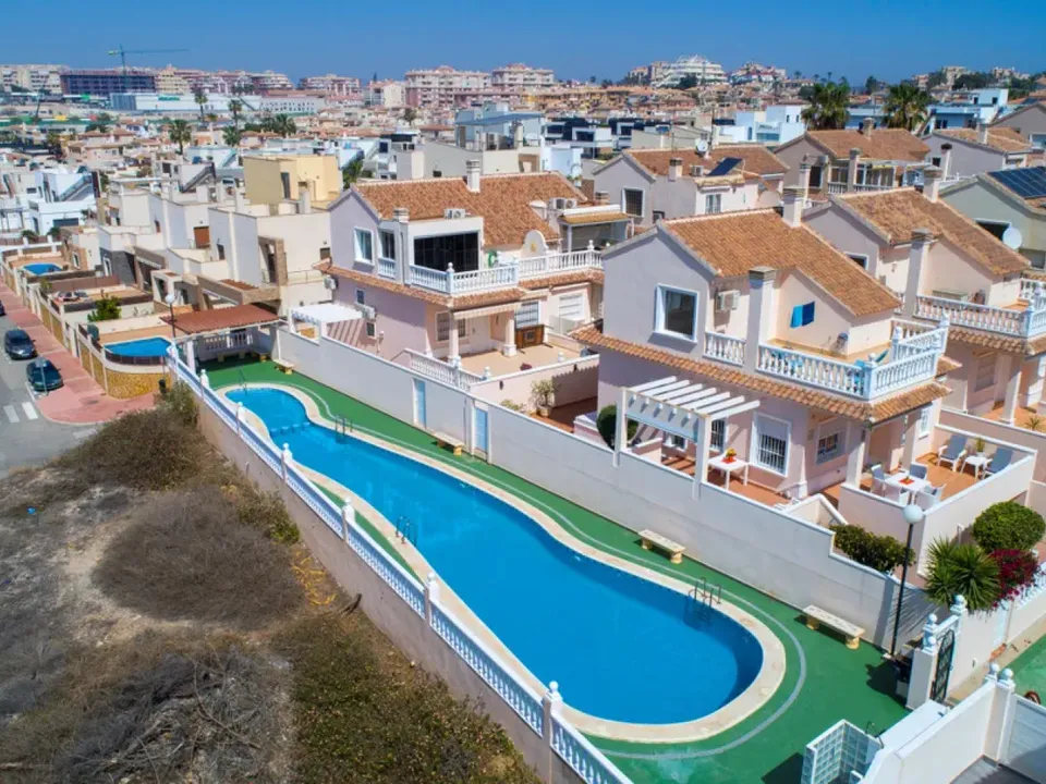 Landejendom i La Mata, Alicante - foto 1