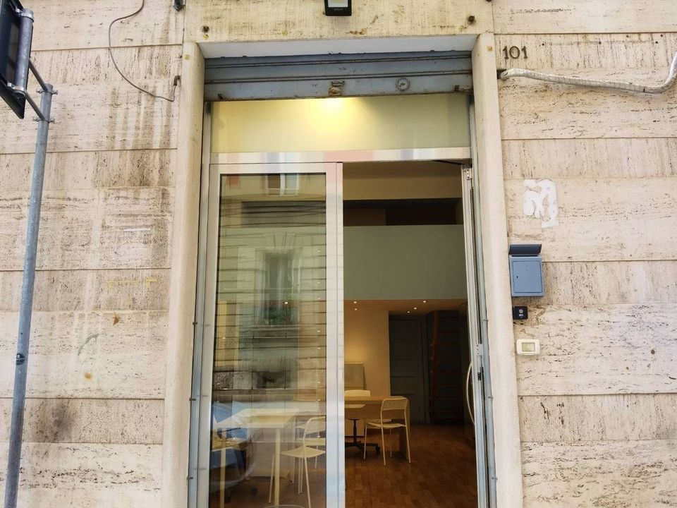 Erhvervsejendom i Bari, Bari - foto 2