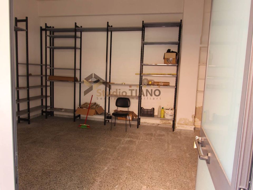 Erhvervsejendom i Cosenza, Cosenza - foto 3