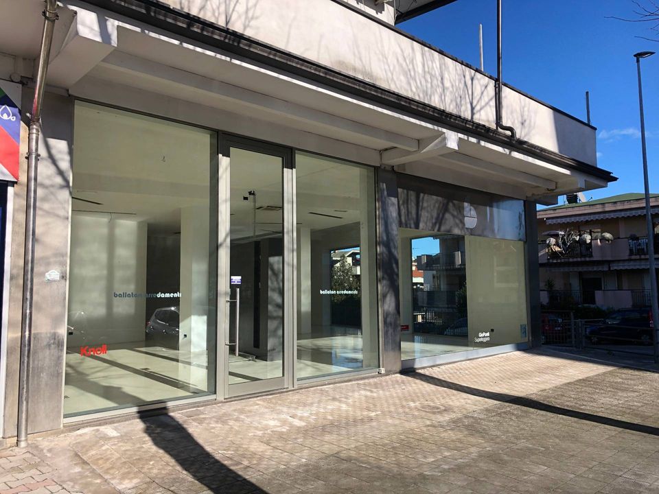 Propriedade comercial em San Benedetto Del Tronto, Ascoli Piceno - foto 1