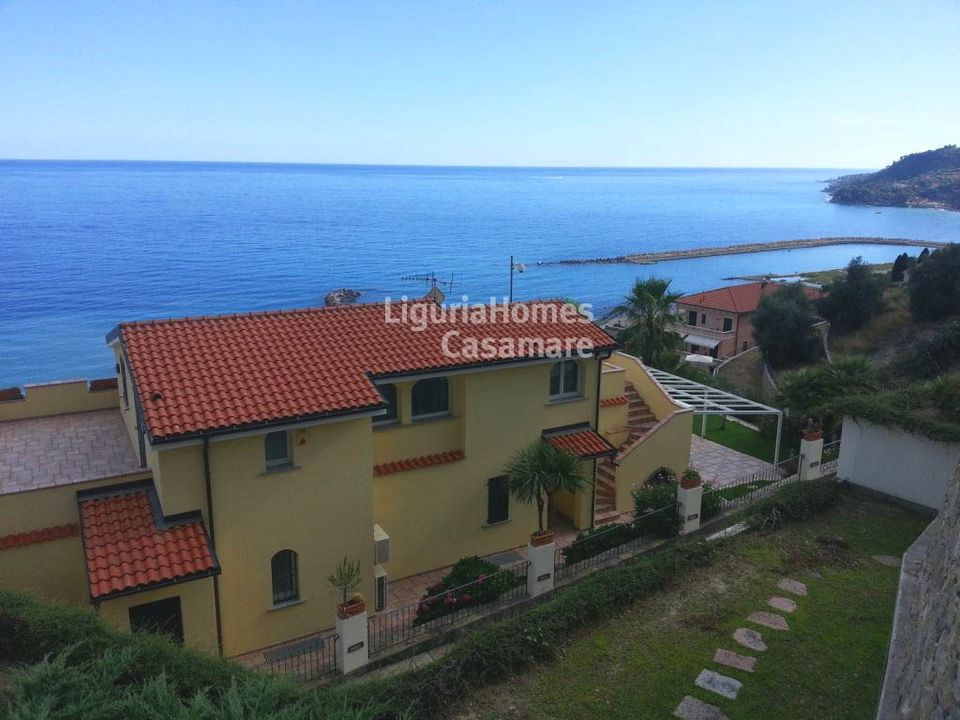 Villa i Ospedaletti, Imperia - foto 1