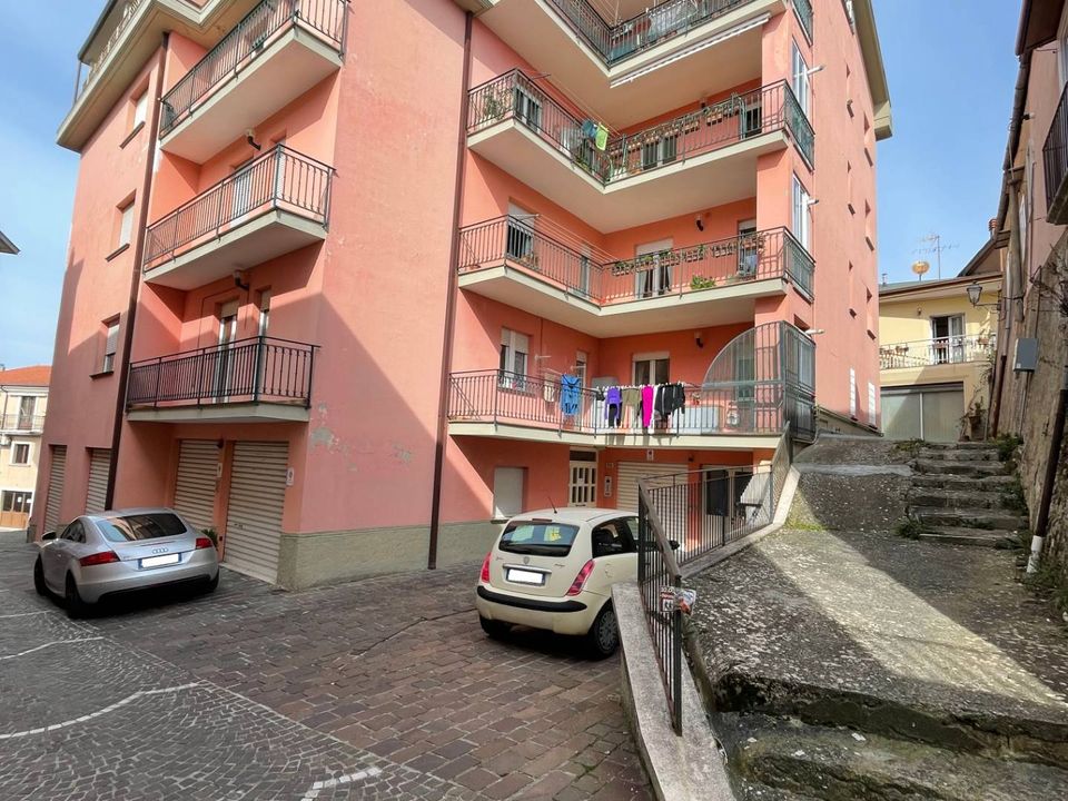 Parkeringsplass i Ariano Irpino, Avellino - bilde 1