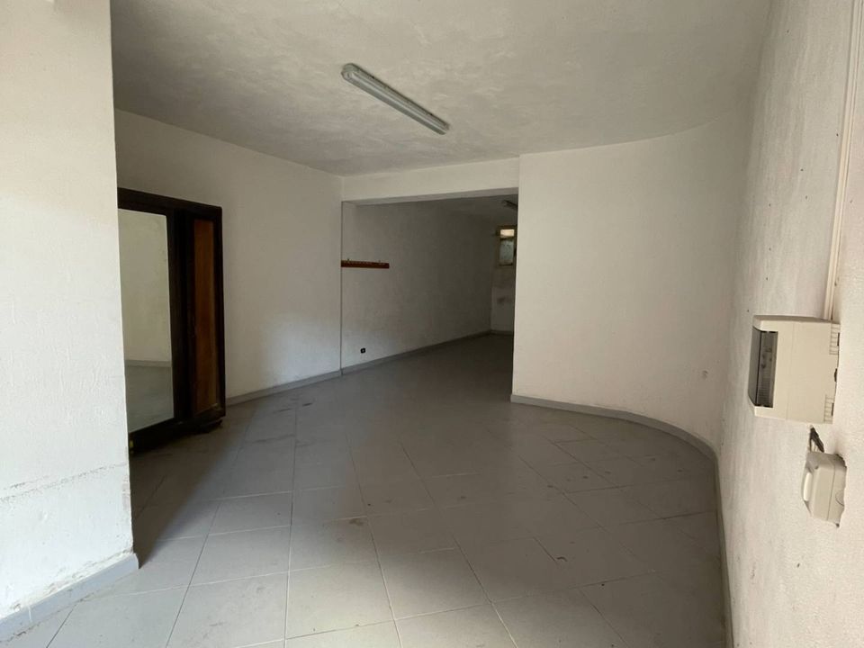 Parkeringsplass i Ariano Irpino, Avellino - bilde 5