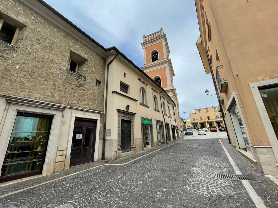 Erhvervsejendom i Ariano Irpino, Avellino - foto 1