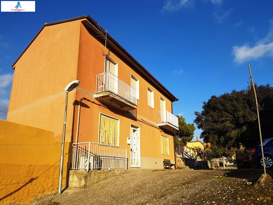 Villa i Montecalvo Irpino, Avellino - foto 1
