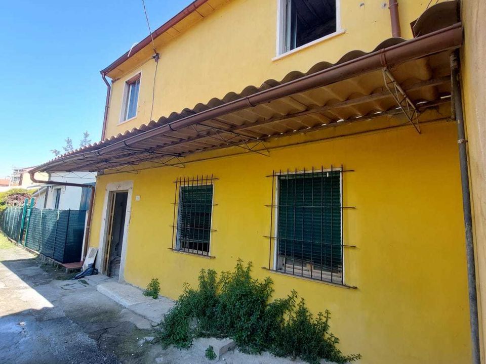 Byhus i Carrara, Massa and Carrara - foto 1